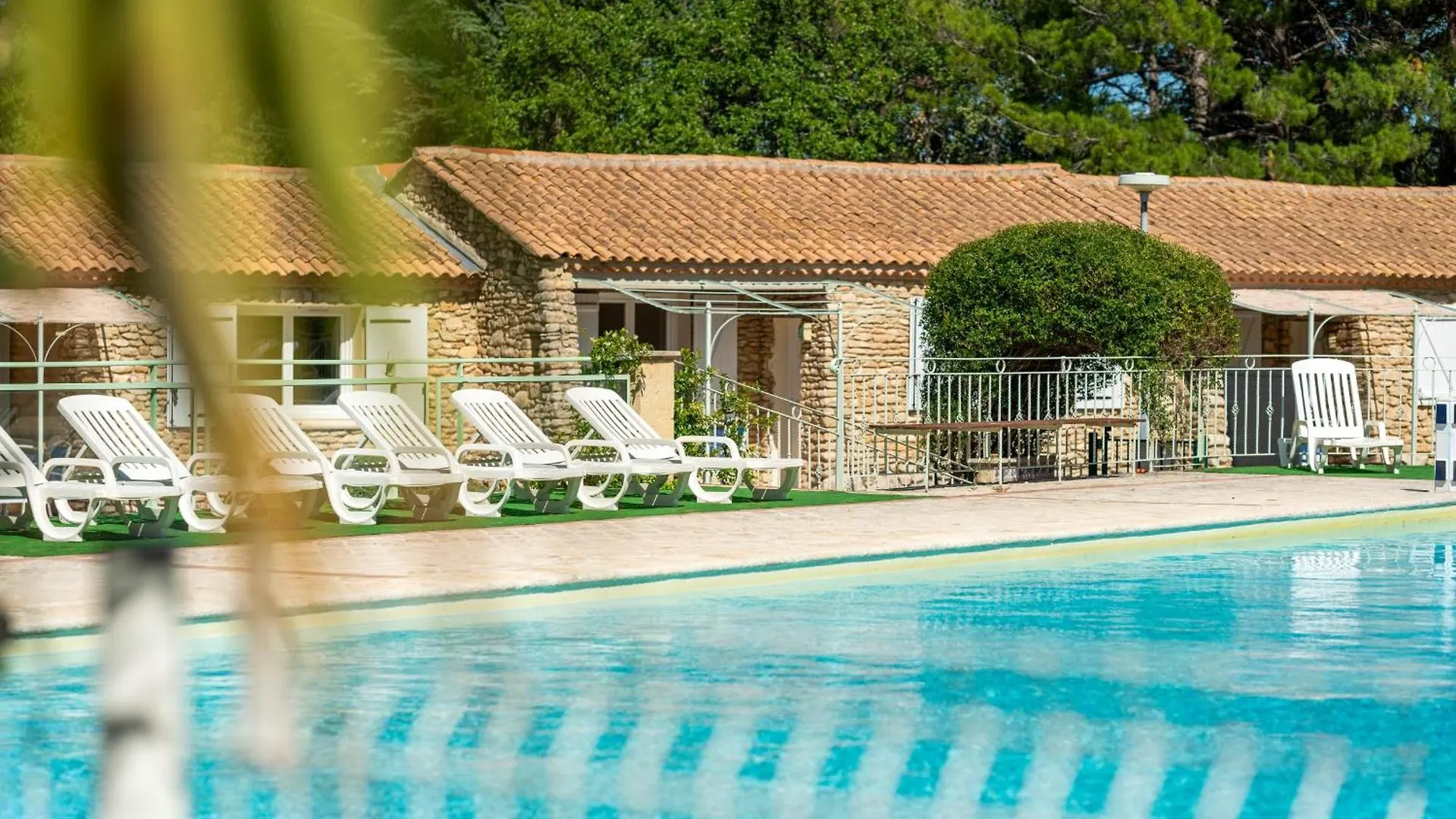 Nice Provencal Cottage In A Tourist Residence La Roque-sur-Pernes France